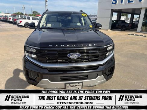 Used 2025 Ford Expedition Platinum w/ Driver's Package AWD/4WD image 7