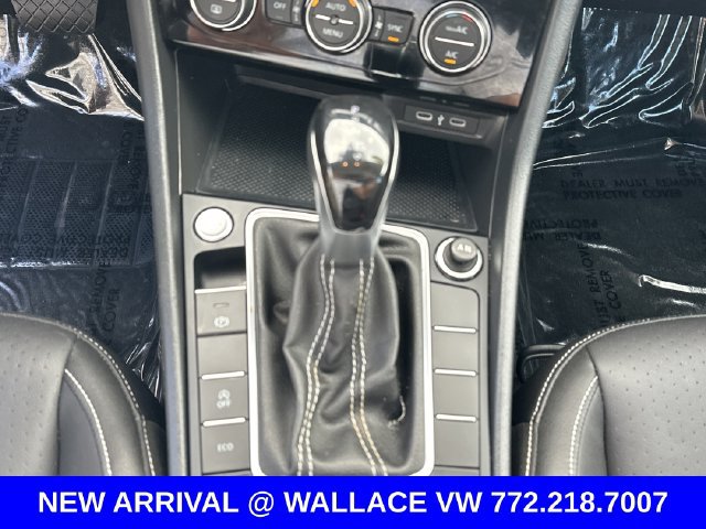 Certified 2024 Volkswagen Jetta SE w/ Panoramic Sunroof Package FWD image 20