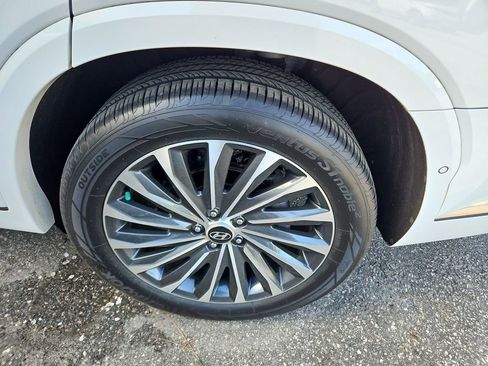 Used 2023 Hyundai Palisade Calligraphy image 41