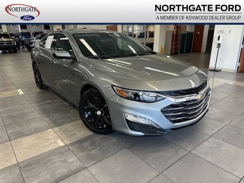 Used 2024 Chevrolet Malibu LT FWD image 1