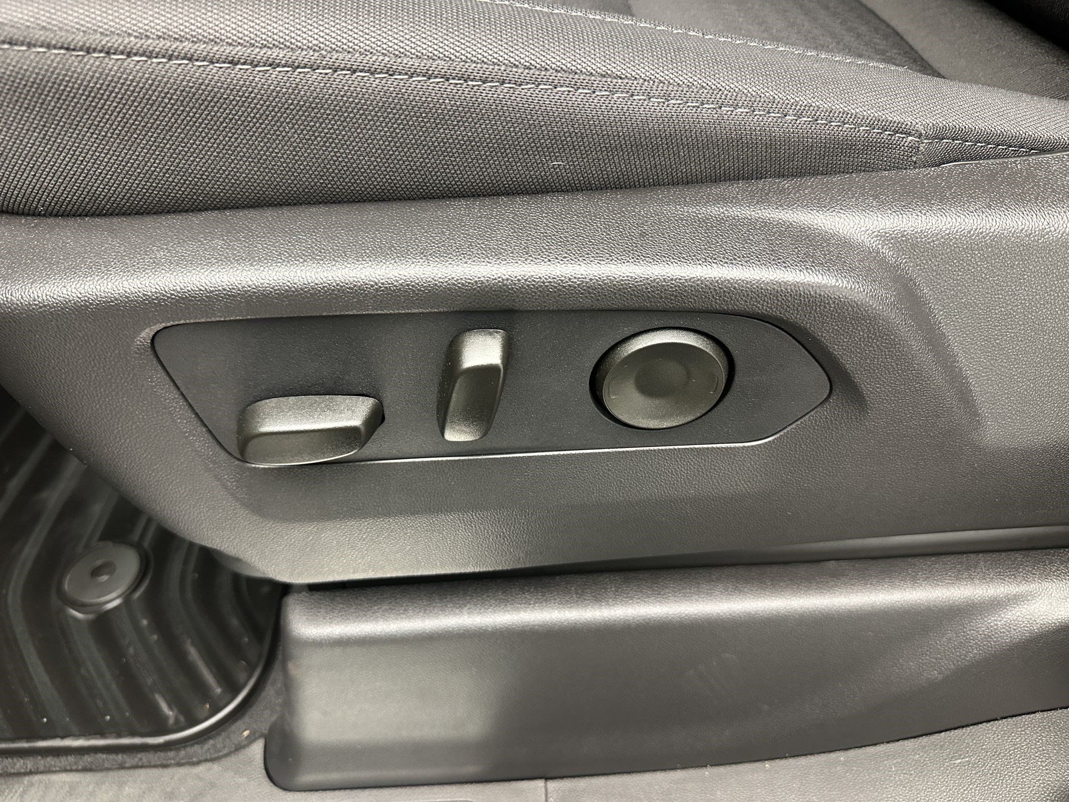 Certified 2026 Chevrolet Silverado 1500 LT AWD/4WD image 16