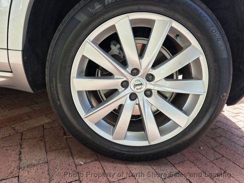 Used 2016 Volvo XC90 T6 Momentum w/ Momentum Plus Package image 19