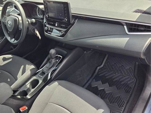 Used 2022 Toyota Corolla LE FWD image 18