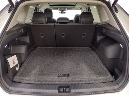 New 2026 Volkswagen Tiguan SE image 16