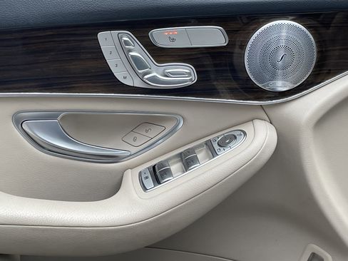 Used 2019 Mercedes-Benz GLC 300 image 19