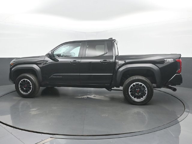 Used 2024 Toyota Tacoma TRD Off-Road AWD/4WD image 3