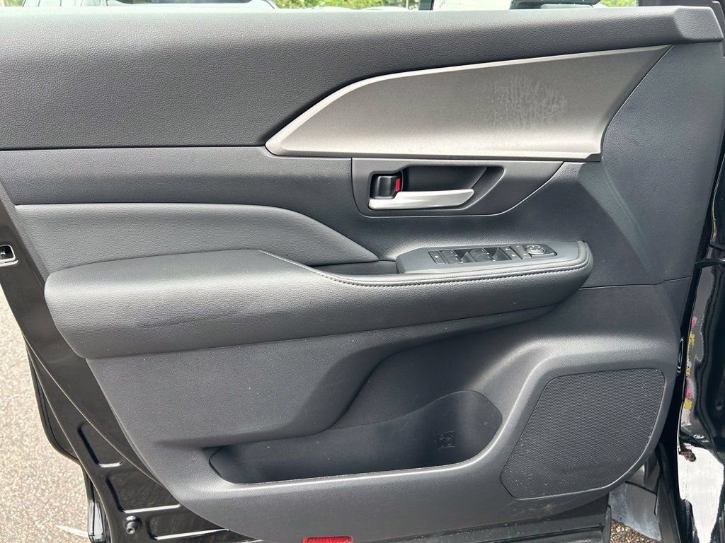 Used 2026 Toyota Grand Highlander FWD image 19
