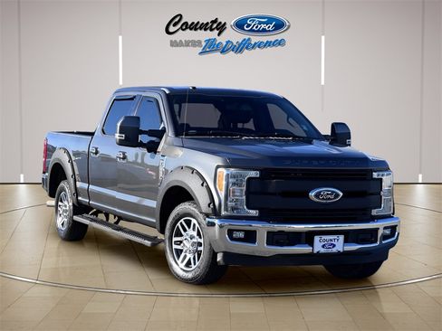 Used 2017 Ford F350 Lariat image 1