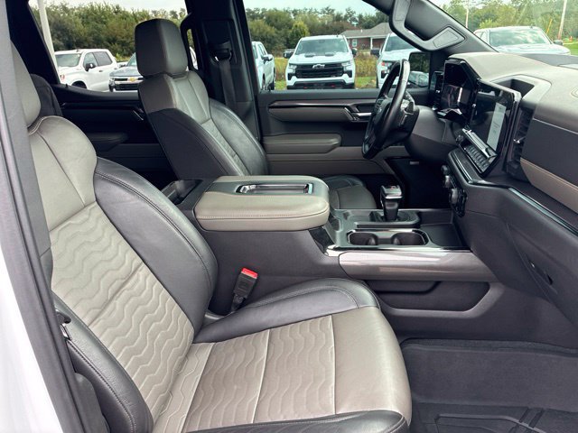 Used 2022 Chevrolet Silverado 1500 ZR2 w/ Technology Package AWD/4WD image 9