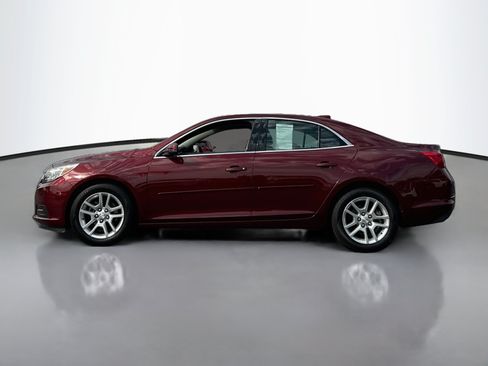 Used 2016 Chevrolet Malibu LT w/ Power Convenience Package FWD image 4