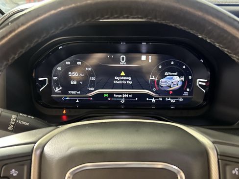 Used 2022 GMC Yukon XL Denali w/ LPO, Denali Black Package AWD/4WD image 16