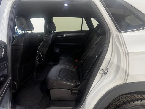 Used 2025 Volkswagen Atlas Cross Sport SE AWD/4WD image 20
