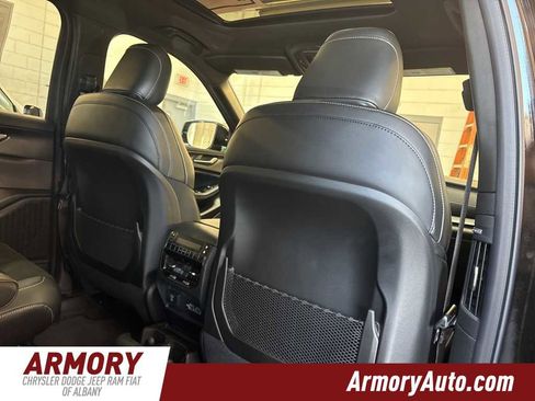 New 2025 Jeep Grand Cherokee L Altitude image 35