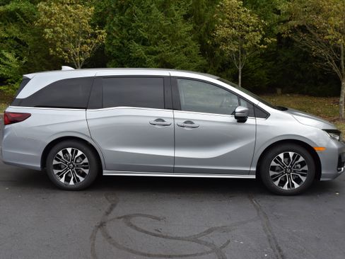 New 2026 Honda Odyssey Elite image 9
