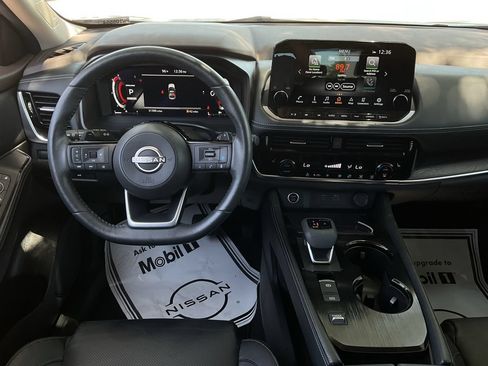 Used 2023 Nissan Rogue Platinum FWD image 15