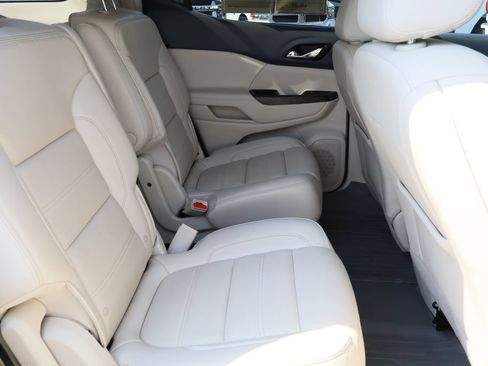 Certified 2023 GMC Acadia Denali w/ Denali Ultimate Package FWD image 31