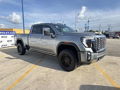 Used 2024 GMC Sierra 2500 Denali w/ Denali Reserve Package AWD/4WD image 6
