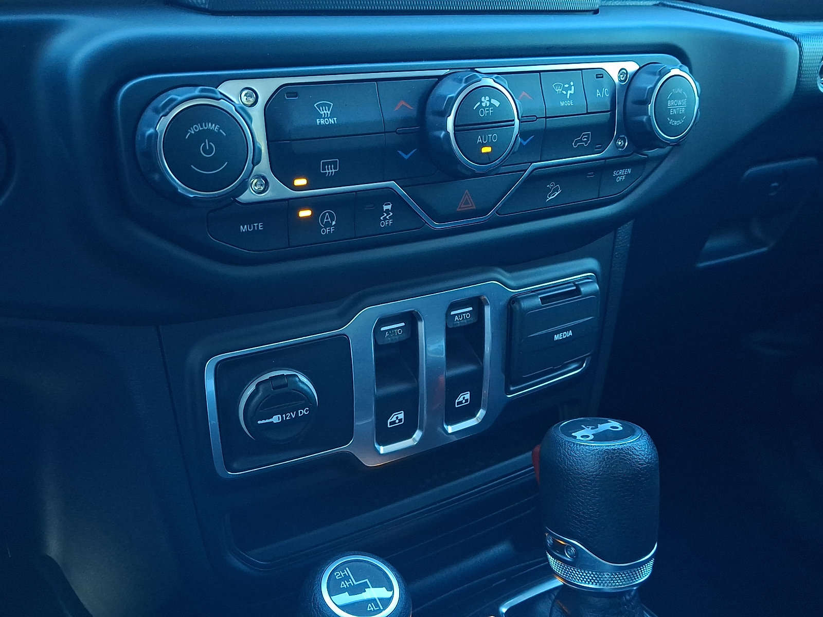 Certified 2019 Jeep Wrangler Sport AWD/4WD image 15