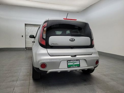Used 2019 Kia Soul + image 6