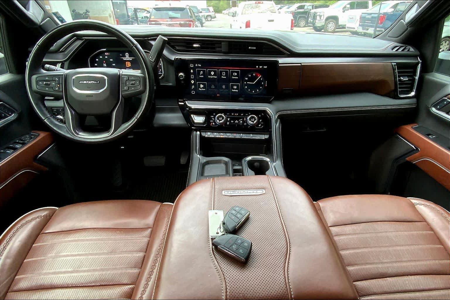 Used 2024 GMC Sierra 2500 Denali Ultimate AWD/4WD image 21
