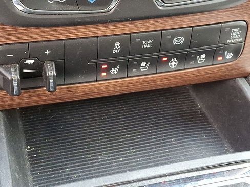 Used 2013 RAM 2500 Laramie w/ Convenience Group image 19