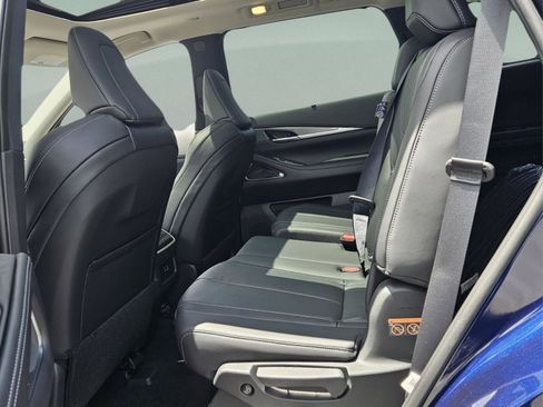 Certified 2025 INFINITI QX60 Luxe image 13