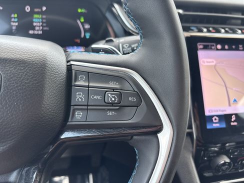 Used 2022 Jeep Grand Cherokee Trailhawk w/ Luxury Tech Group III AWD/4WD image 27