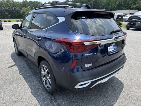 Used 2021 Kia Seltos EX AWD/4WD image 5