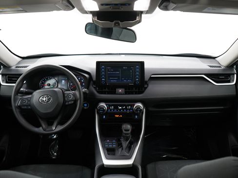 Used 2022 Toyota RAV4 XLE AWD/4WD image 13