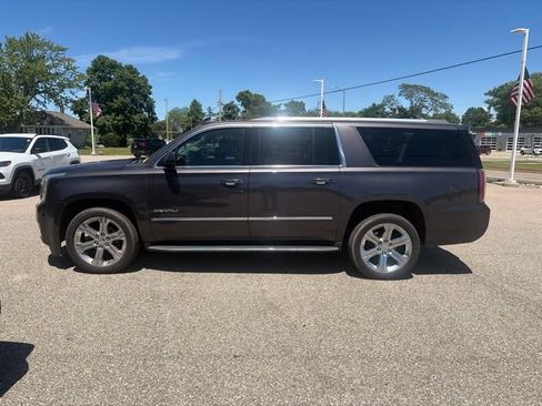 Used 2017 GMC Yukon XL Denali w/ Open Road Package AWD/4WD image 7