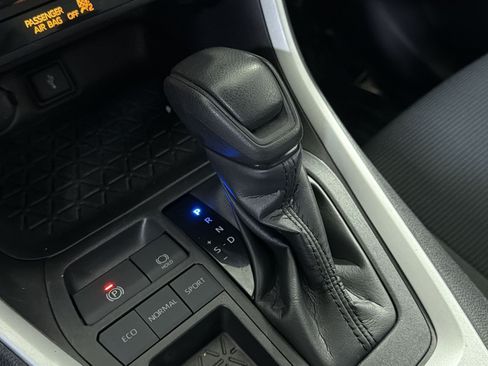 Used 2015 Toyota RAV4 XLE AWD/4WD image 23