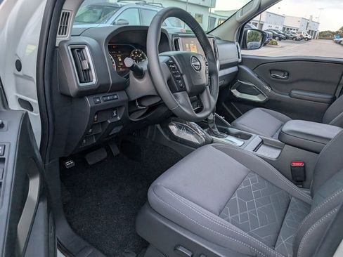 New 2025 Nissan Frontier SV w/ SV Convenience Package image 7