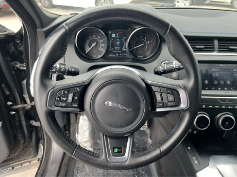 Used 2019 Jaguar E-PACE R-Dynamic SE image 34