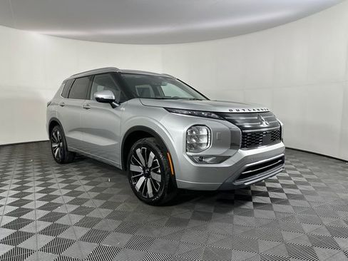 New 2026 Mitsubishi Outlander SEL image 3