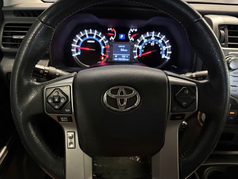 Certified 2017 Toyota 4Runner SR5 AWD/4WD image 22