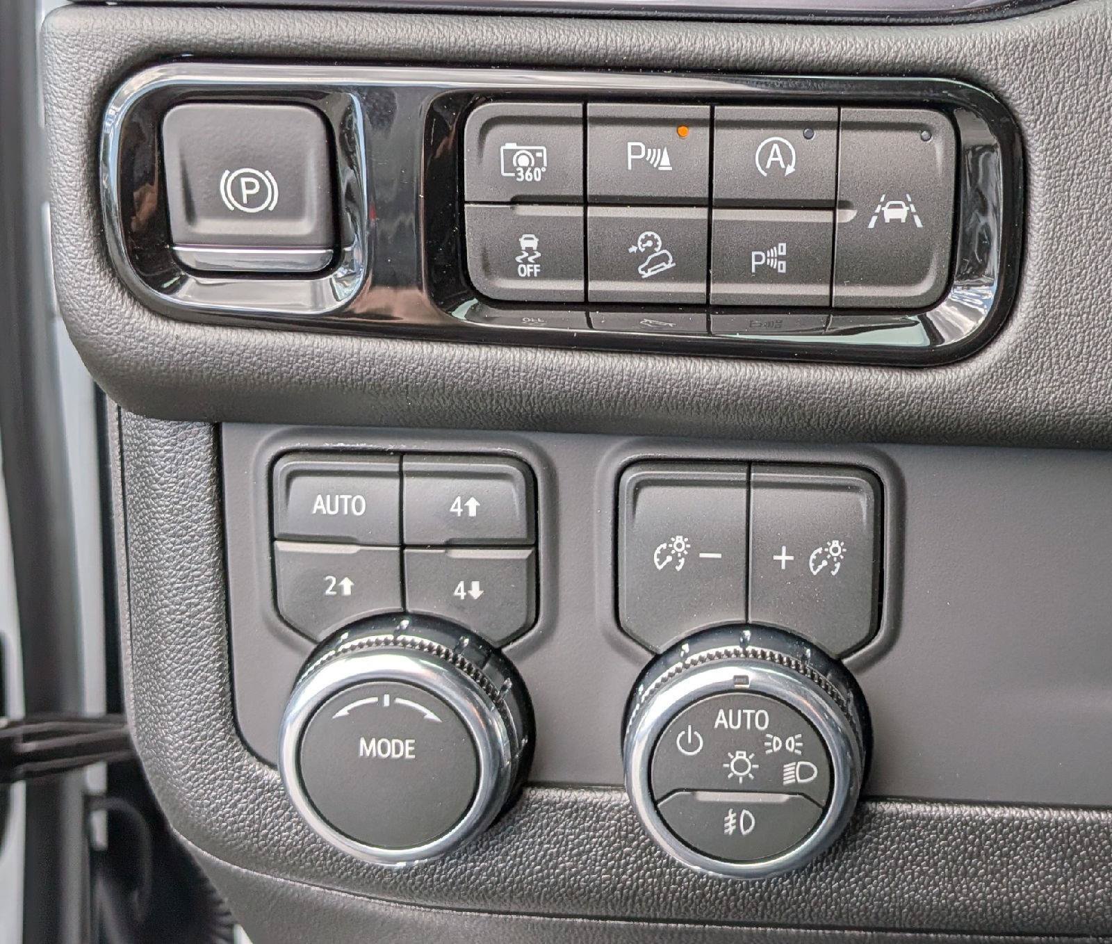 New 2027 GMC Yukon AT4 w/ AT4 Premium Package AWD/4WD image 16