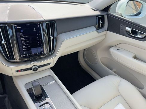 Certified 2023 Volvo XC60 B5 Plus w/ Climate Package image 26