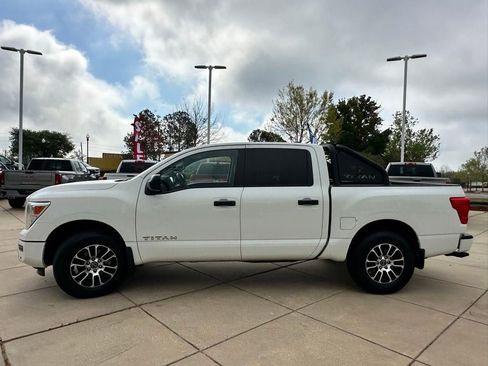 Used 2024 Nissan Titan SV w/ SV Convenience Package image 25