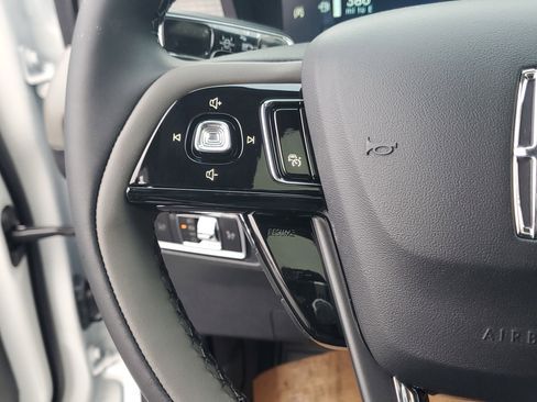 New 2026 Lincoln Corsair Premiere image 17