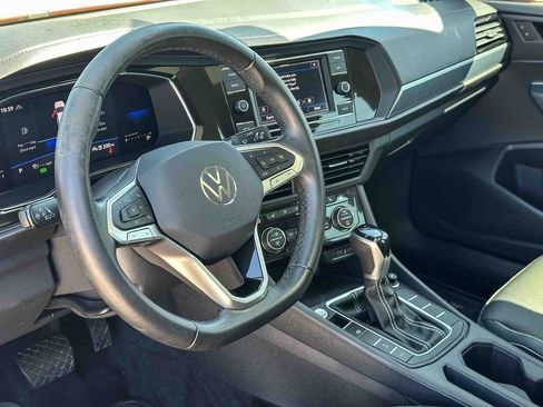 Used 2023 Volkswagen Jetta SE FWD image 12