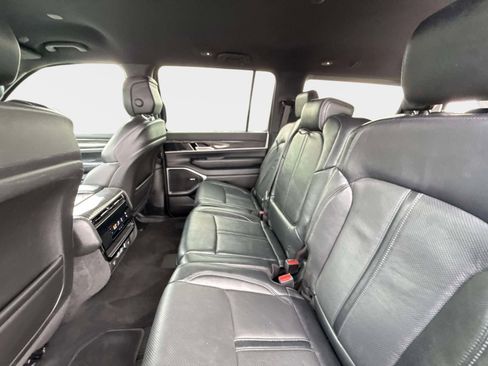 Used 2022 Jeep Wagoneer Series II RWD image 16