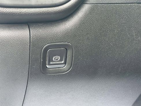 Used 2023 GMC Sierra 2500 Pro w/ Convenience Package image 17