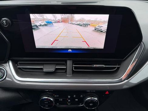 Used 2025 Chevrolet Trax ACTIV w/ Driver Confidence Package FWD image 19