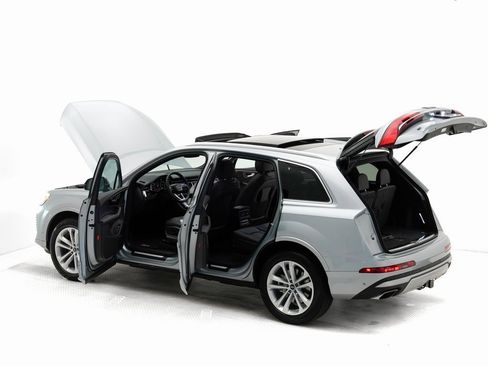 Certified 2025 Audi Q7 3.0T Premium Plus image 34