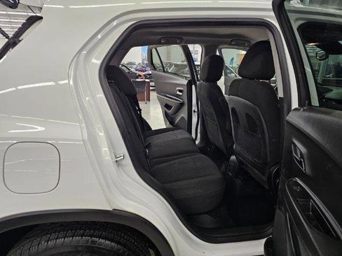 Used 2020 Chevrolet Trax LS w/ Tint and Cruise Package AWD/4WD image 9