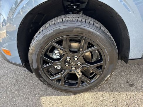 Used 2025 Ford Maverick XLT w/ XLT Luxury Package image 10