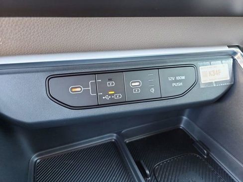 New 2026 Kia Carnival EX FWD image 19