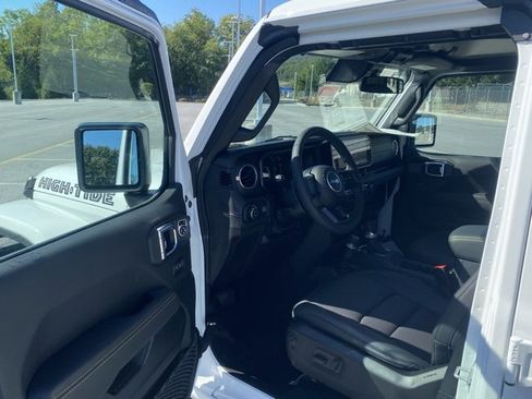 New 2025 Jeep Gladiator Sport image 14