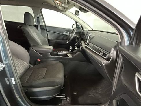 Used 2025 Kia Sportage LX AWD/4WD image 30