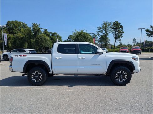 Used 2021 Toyota Tacoma TRD Off-Road AWD/4WD image 2